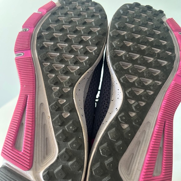 Women’s Nike Quest Running shoes Size 6.5 - Picture 4 of 5